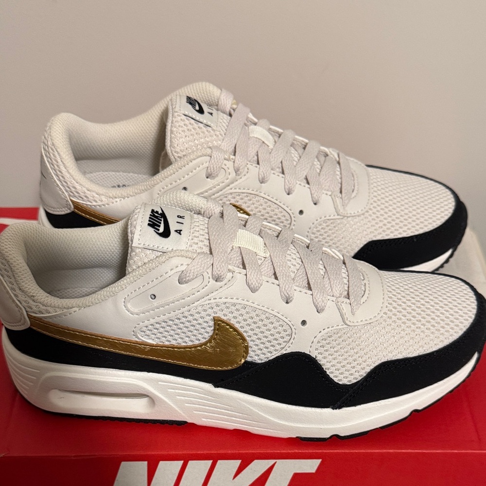 Nike Women's White, Black, and Gold Air Max Sneakers